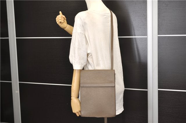 Authentic Louis Vuitton Epi Ramatuelle Shoulder Cross Bag Gray M5247C LV 7554D