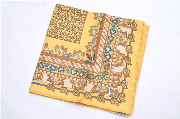 Auth HERMES Petit Carre 40 Scarf Handkerchief "Chasse en INDE" Silk Yellow 7622D