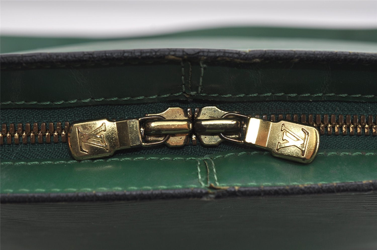 Authentic Louis Vuitton Epi Lussac Shoulder Tote Bag Green M52284 LV 7702I