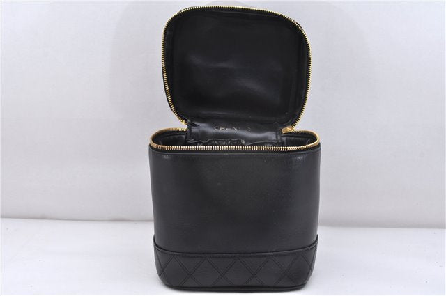 Authentic CHANEL Calf Skin Bicolore Vanity Hand Bag Purse Black 7787E