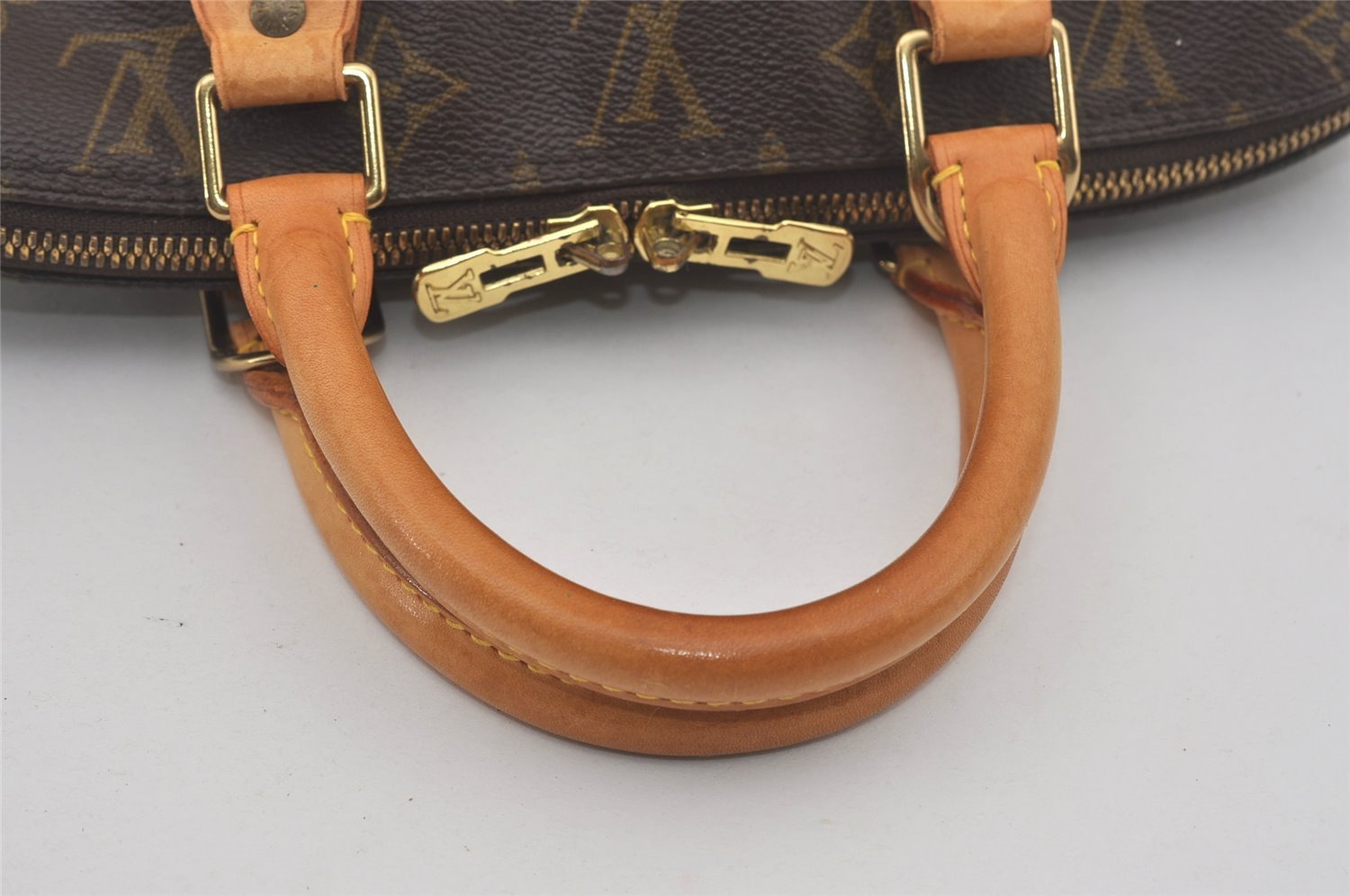 Authentic Louis Vuitton Monogram Alma Hand Bag Purse M51130 LV 7818I