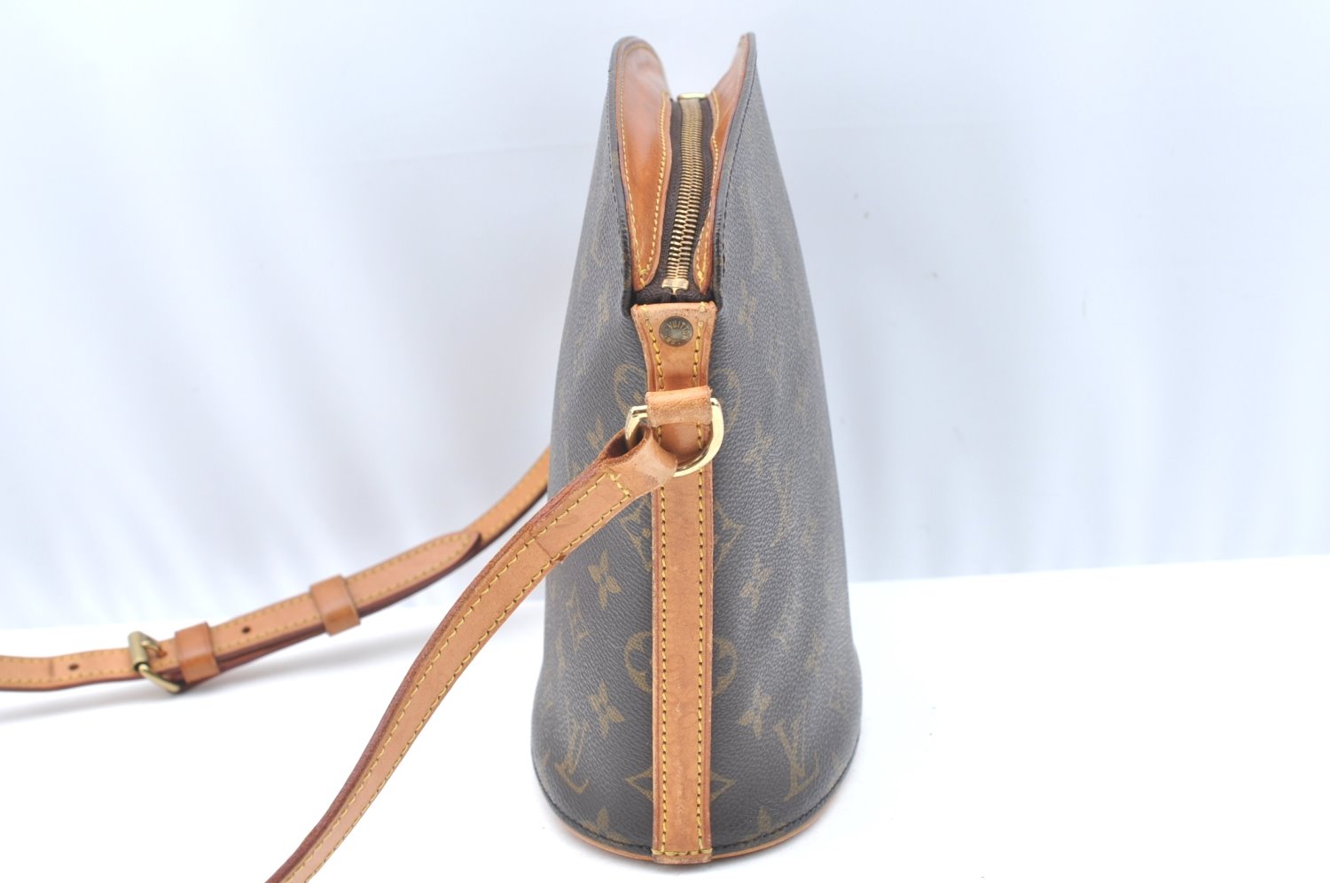 Authentic Louis Vuitton Monogram Drouot Shoulder Cross Body Bag M51290 LV 7841I