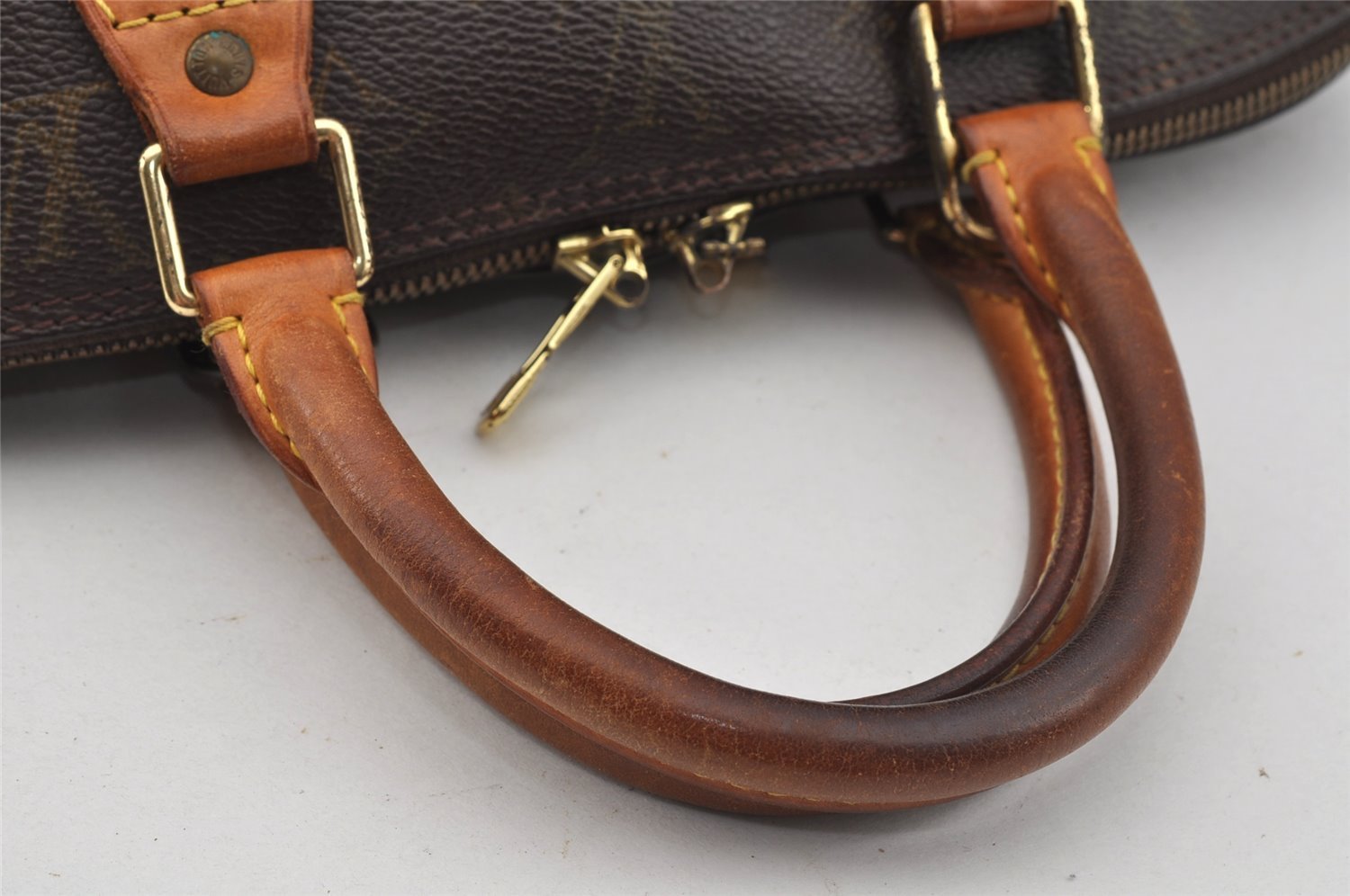 Authentic Louis Vuitton Monogram Alma Hand Bag Purse M51130 LV 7842I