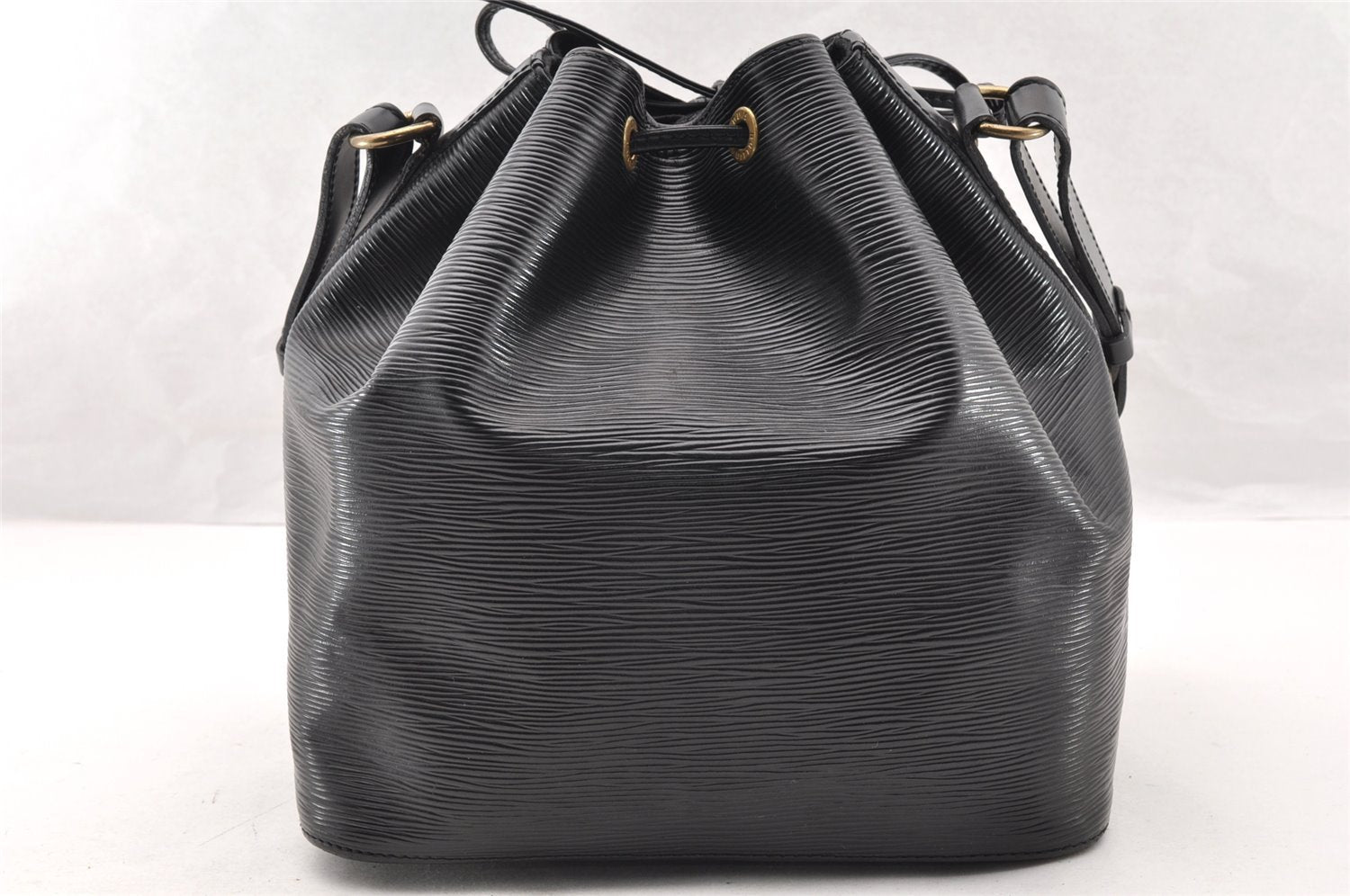 Authentic Louis Vuitton Epi Petit Noe Shoulder Drawstring Bag M59012 Black 7855I