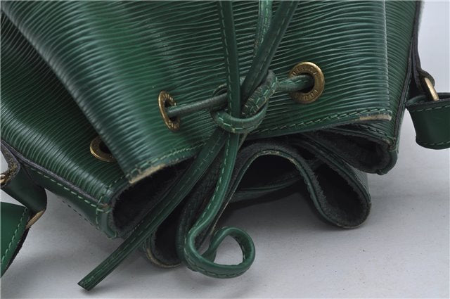Authentic Louis Vuitton Epi Petit Noe Shoulder Bag Green M44104 LV 7899D
