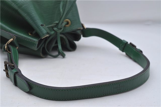 Authentic Louis Vuitton Epi Petit Noe Shoulder Bag Green M44104 LV 7899D