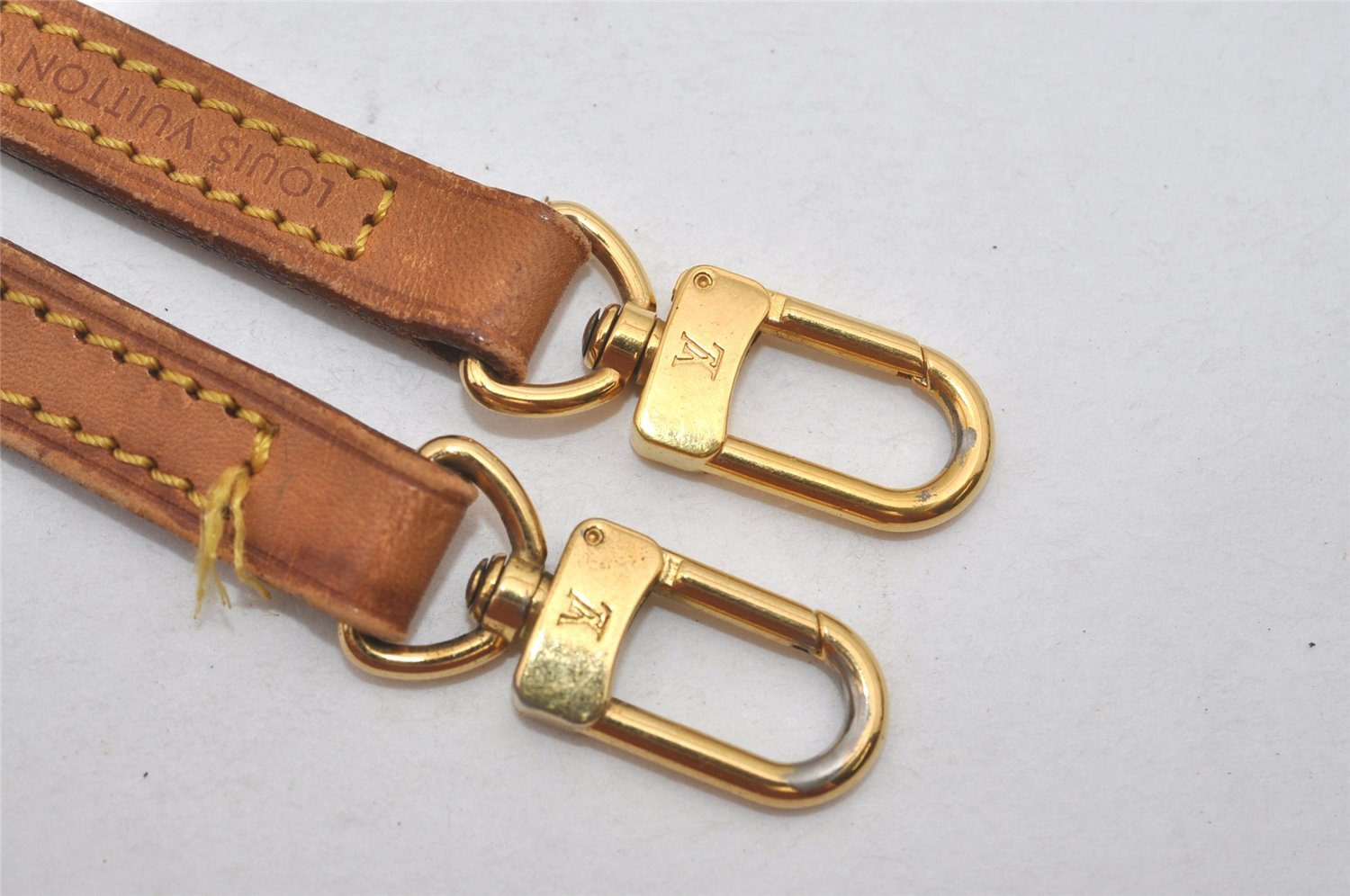 Authentic Louis Vuitton Leather Shoulder Strap Beige 48