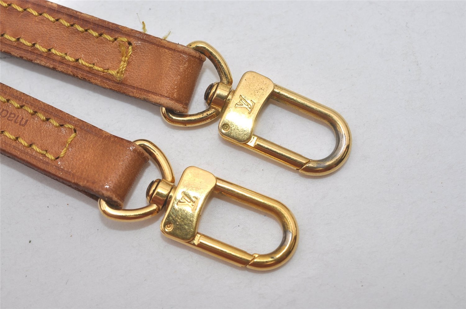 Authentic Louis Vuitton Leather Shoulder Strap Beige 48