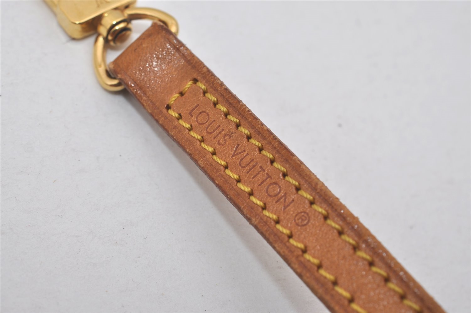 Authentic Louis Vuitton Leather Shoulder Strap Beige 48