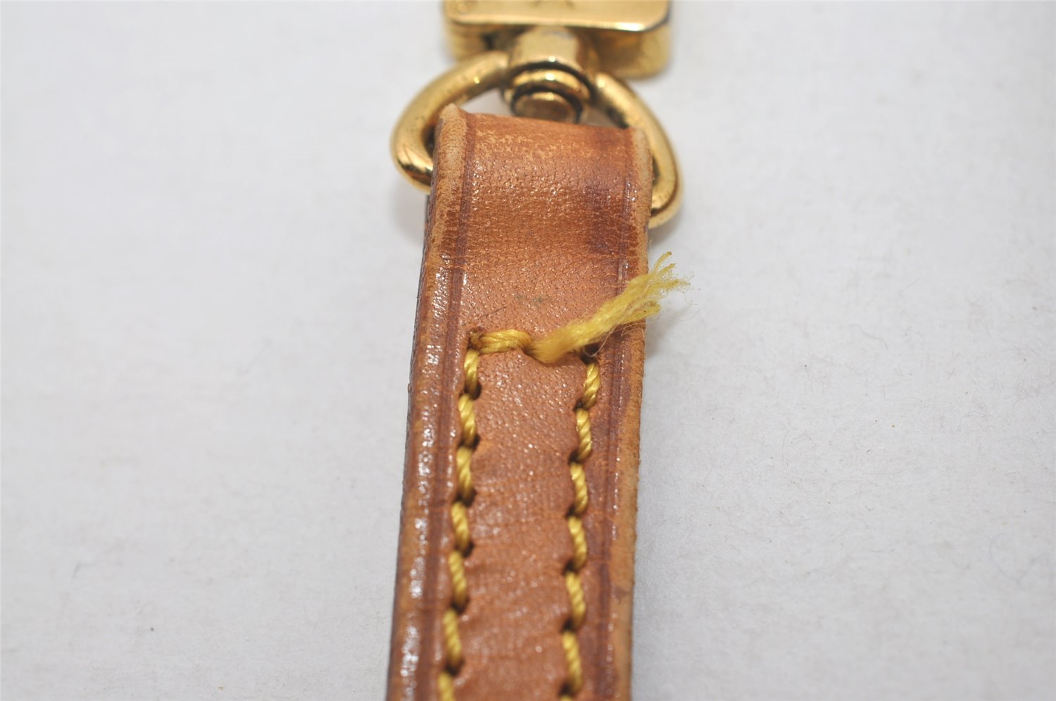 Authentic Louis Vuitton Leather Shoulder Strap Beige 48