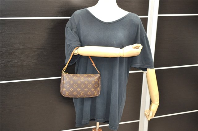 Authentic LOUIS VUITTON Monogram Pochette Accessoires Pouch M51980 LV 7965C