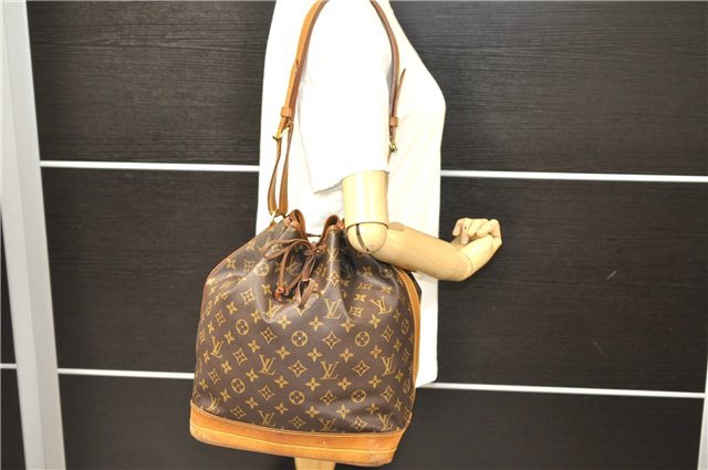 Authentic LOUIS VUITTON Monogram Noe Shoulder Bag M42224 LV 7984C