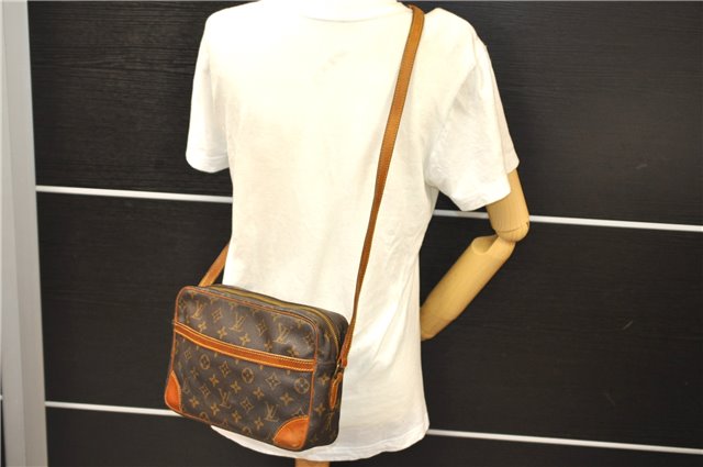 Auth LOUIS VUITTON Monogram Trocadero 27 Shoulder Cross Body Bag M51274 LV 8018C