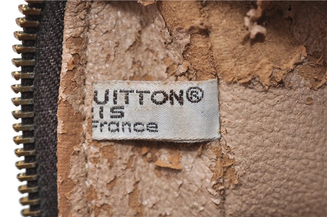 Auth LOUIS VUITTON Monogram Trousse Toilette 28 Clutch Hand Bag M47522 LV 8022C