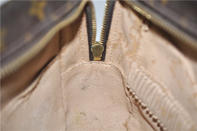 Auth LOUIS VUITTON Monogram Trousse Toilette 28 Clutch Hand Bag M47522 LV 8022C