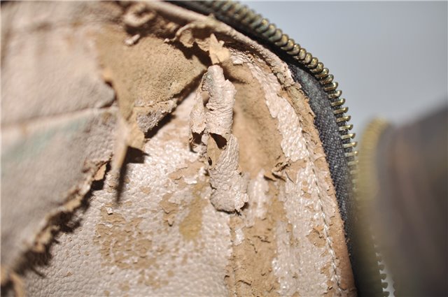 Auth LOUIS VUITTON Monogram Trousse Toilette 28 Clutch Hand Bag M47522 LV 8022C