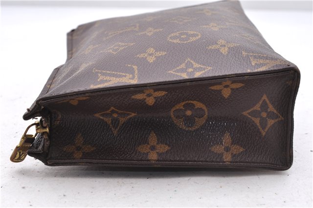 Auth Louis Vuitton Monogram Trousse Toilette 18 Clutch Hand Bag M47526 LV 8149D