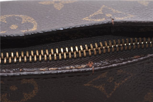 Auth Louis Vuitton Monogram Trousse Toilette 18 Clutch Hand Bag M47526 LV 8149D