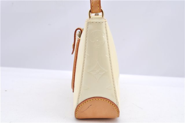 Authentic Louis Vuitton Vernis Mallory Square Shoulder Bag Ivory M91333 LV 8165F