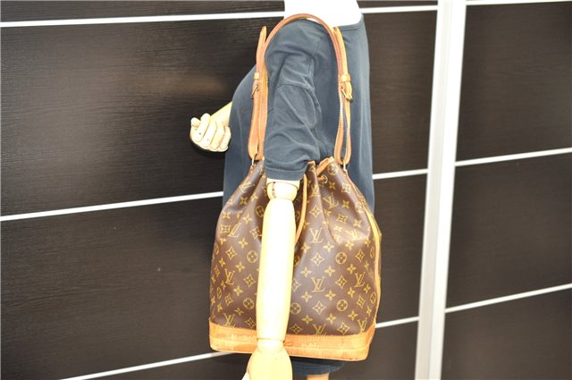 Authentic LOUIS VUITTON Monogram Noe Shoulder Bag M42224 LV 8261C