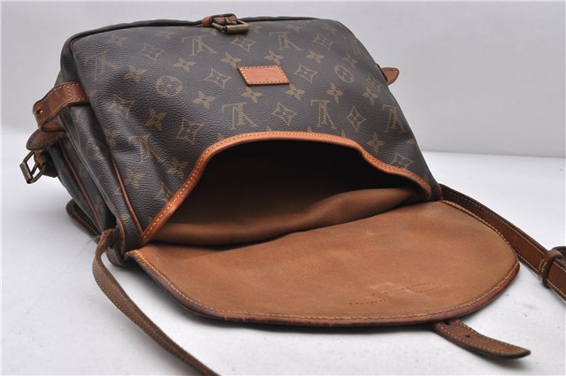 Auth LOUIS VUITTON Monogram Saumur 30 Shoulder Cross Body Bag M42256 LV 8329C