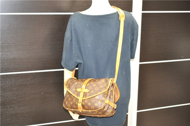 Auth LOUIS VUITTON Monogram Saumur 30 Shoulder Cross Body Bag M42256 LV 8369C