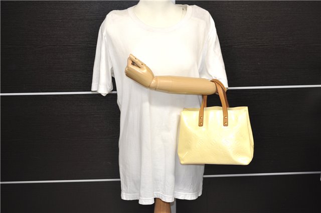 Authentic LOUIS VUITTON Vernis Reade PM Hand Bag Ivory White M91336 LV 8474C