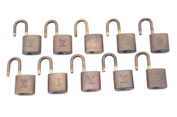 Authentic LOUIS VUITTON Padlock Gold 10Set LV 8716B