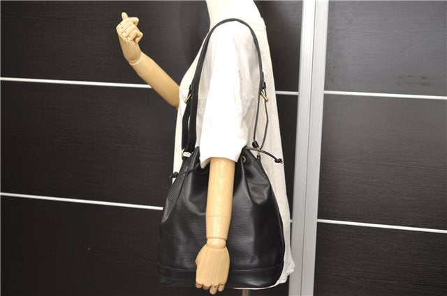 Authentic Louis Vuitton Epi Noe Black Shoulder Bag M59002 LV 8942D