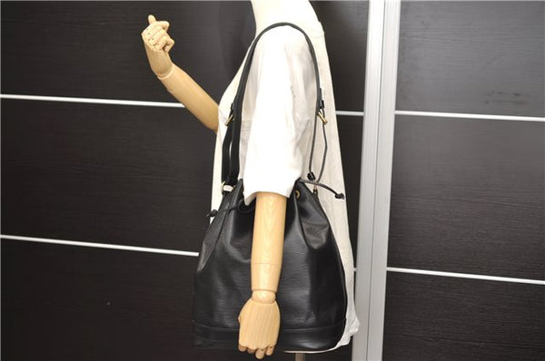 Authentic Louis Vuitton Epi Noe Black Shoulder Bag M59002 LV 8942D