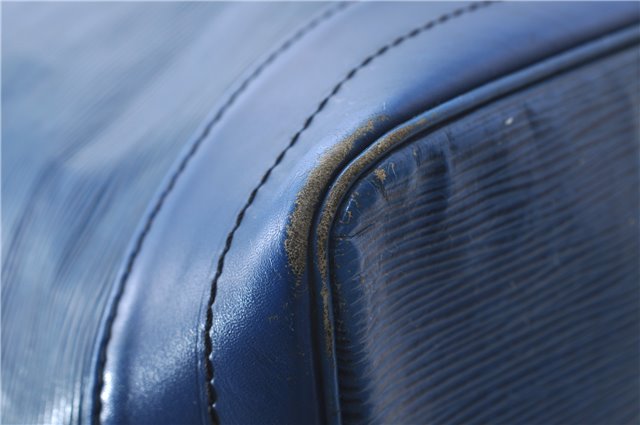 Authentic Louis Vuitton Epi Noe Blue Shoulder Bag M44005 LV 9077C