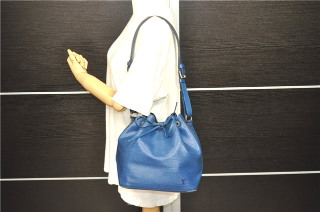 Authentic Louis Vuitton Epi Petit Noe Blue Shoulder Bag M44105 LV 9239C