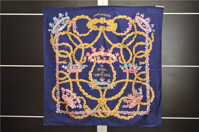 Authentic HERMES Carre 90 Scarf 