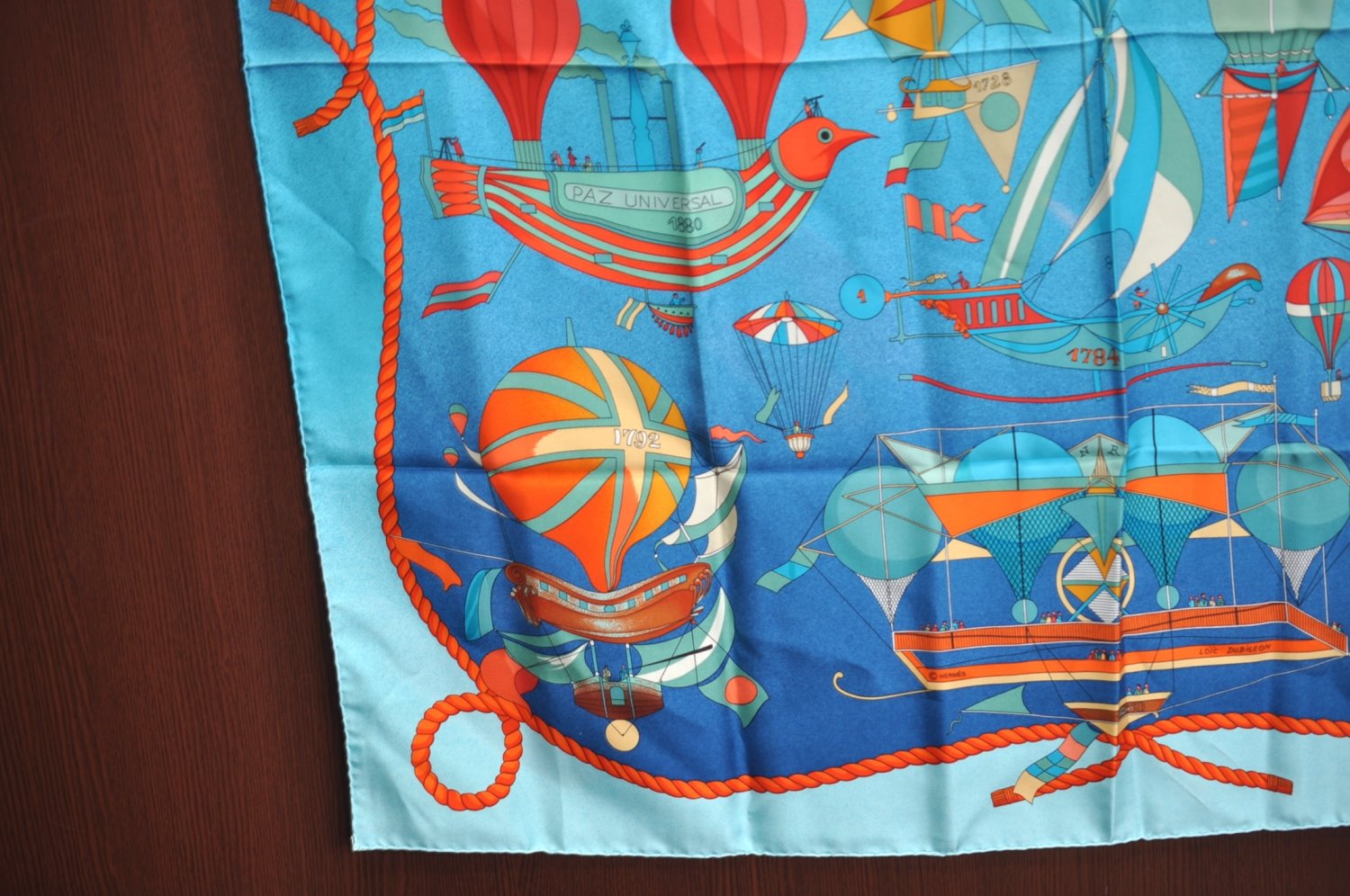 Authentic HERMES Carre 90 Scarf 