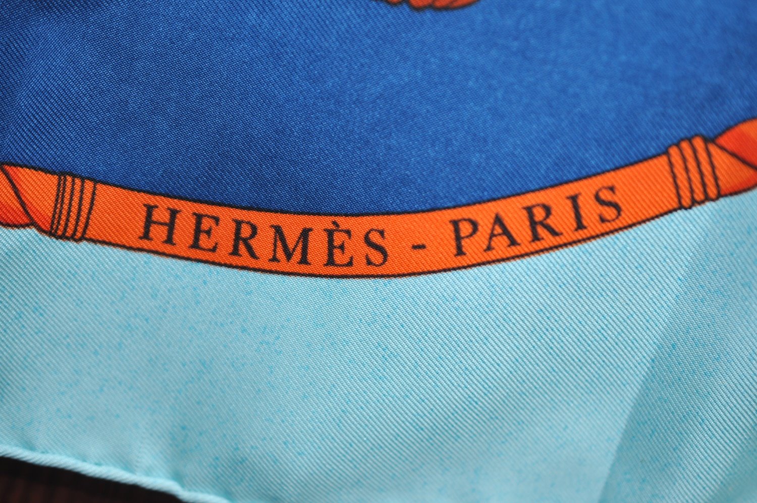 Authentic HERMES Carre 90 Scarf 