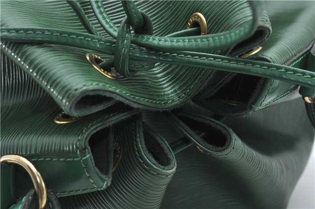 Authentic Louis Vuitton Epi Noe Shoulder Bag Green M44004 LV 9718D