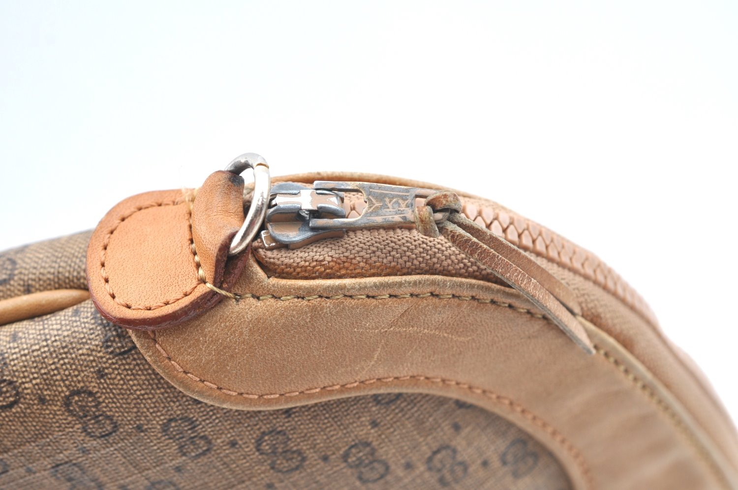 Authentic GUCCI Vintage Micro GG PVC Leather Shoulder Bag Purse Brown Junk 9722G