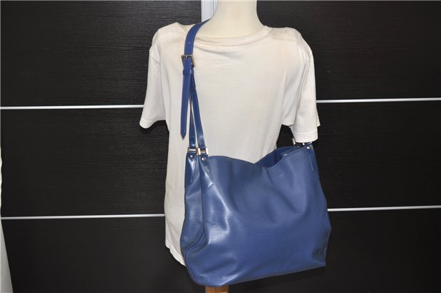 Auth Louis Vuitton Epi Mandara GM Shoulder Cross Body Bag Blue M5892G LV 9728D