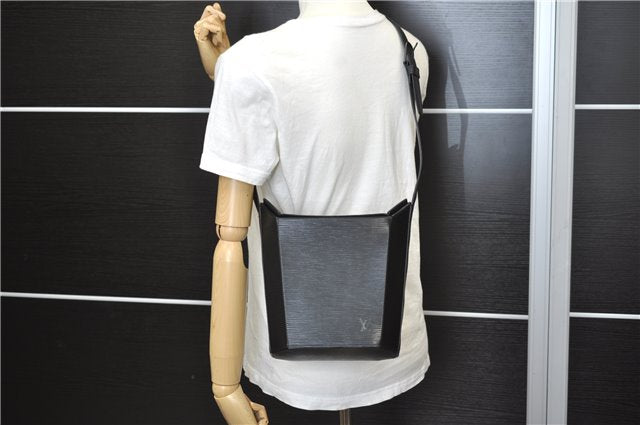 Authentic Louis Vuitton Epi Sac Seau Shoulder Bag Black M80161 LV 9795E