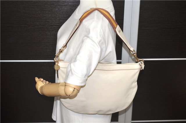 Authentic GUCCI Shoulder Hand Bag Purse Leather Ivory 9958C
