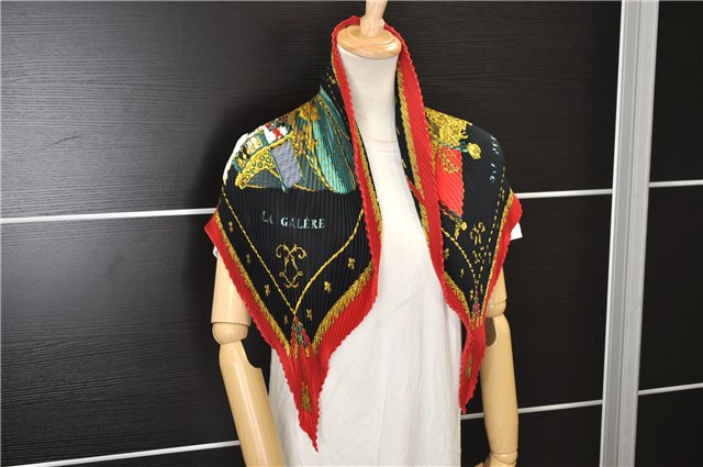 Authentic HERMES Pleats Scarf 