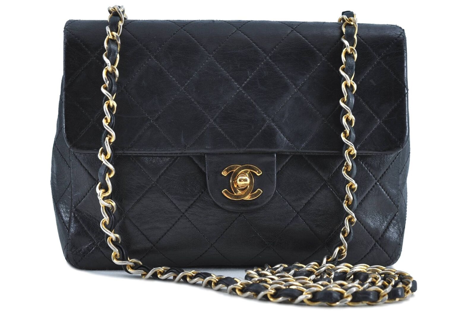 Auth CHANEL Lamb Skin Matelasse Chain Shoulder Cross Body Bag Black CC H3522