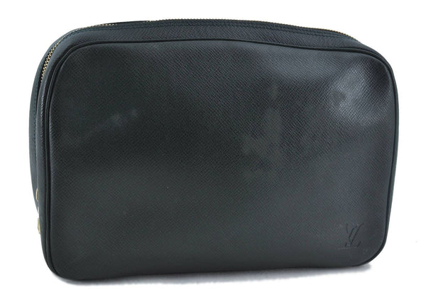 Auth LOUIS VUITTON Taiga Trousse Toilette GM Clutch Bag Green M30214 Junk H3757