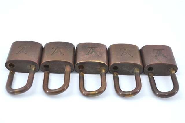 Authentic LOUIS VUITTON Padlock Gold 10Set LV H5375