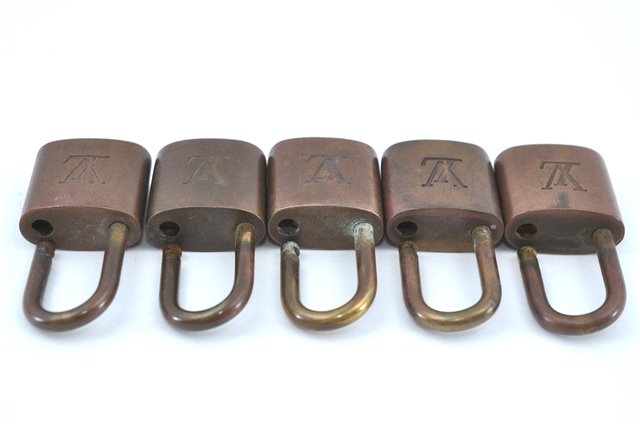 Authentic LOUIS VUITTON Padlock Gold 10Set LV H5375