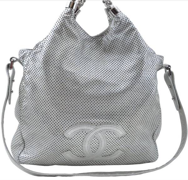 Authentic CHANEL Calf Skin Chain Shoulder Cross Body Bag Purse Silver CC H6190