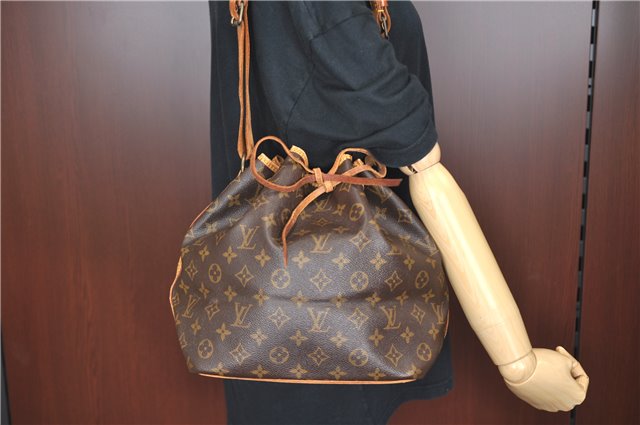 Authentic LOUIS VUITTON Monogram Petit Noe Shoulder Bag M42226 LV H7574