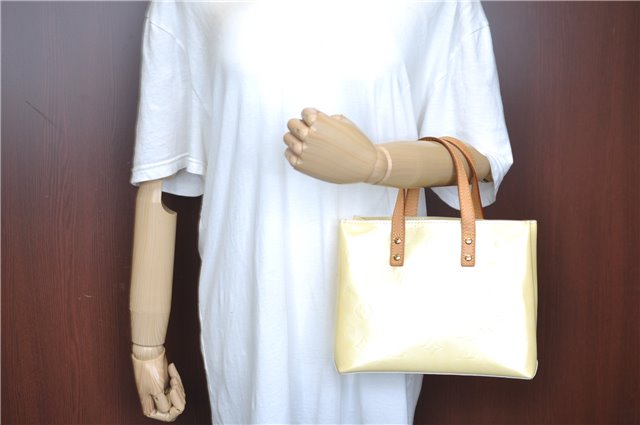 Authentic LOUIS VUITTON Vernis Reade PM Hand Bag Ivory White M91145 LV H7631
