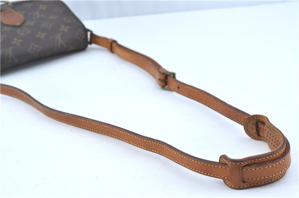 Auth LOUIS VUITTON Monogram Saint Cloud MM Shoulder Cross Bag M51243 LV H8424