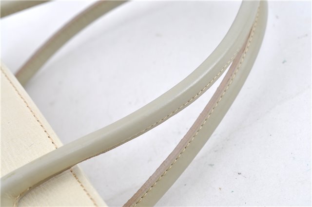 Authentic BURBERRY Vintage Leather Shoulder Bag Ivory H9092